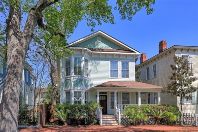 This gorgeous newer build Victorian Style home is a single - photo 3