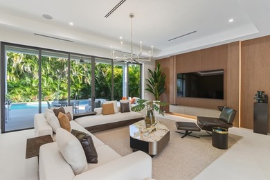 Located just two blocks from Boca's coveted South Beach, this - photo 7