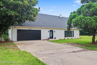 Recently renovated and move-in ready, this spacious 4-bedroom, 2 - photo 2