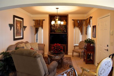 Great 3 Bedroom Corner Unit with 2 Car Garage at The Belmont! - photo 2