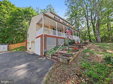 Move-In Ready 3BR, 2 Full & 2 Half Bath, Three-Level Colonial on - photo 3