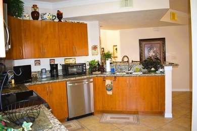 Great 3 Bedroom Corner Unit with 2 Car Garage at The Belmont! - photo 6