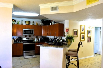 Great 3 Bedroom Corner Unit with 2 Car Garage at The Belmont! - photo 8