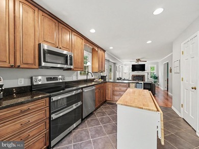 Move-In Ready 3BR, 2 Full & 2 Half Bath, Three-Level Colonial on - photo 9