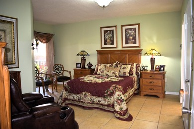Great 3 Bedroom Corner Unit with 2 Car Garage at The Belmont! - photo 10
