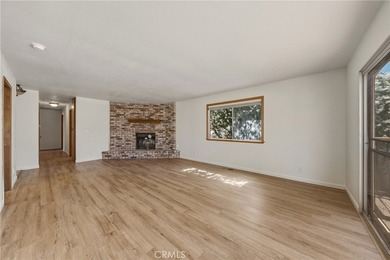 Hello NEW Roof ! Cute house, large lot, lots of parking, garage - photo 8