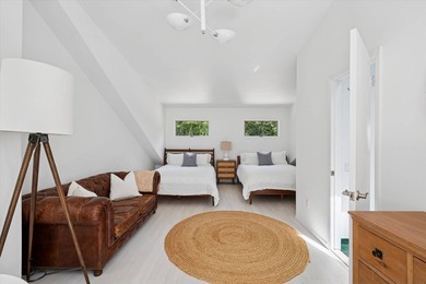 This beautifully renovated and thoughtfully decorated - photo 19