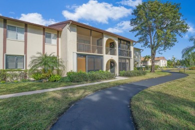 Lake Condo For Sale in Greenacres, Florida