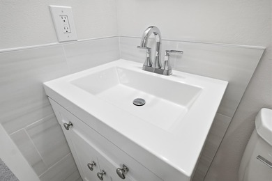 WELCOME HOME... This beautifully remodeled ranch features 4 - photo 34