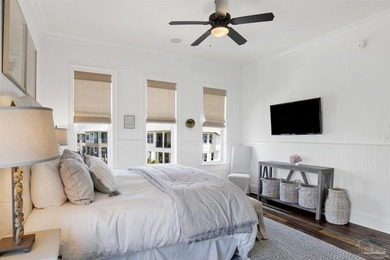 Step into unmatched luxury with this direct Gulf-front estate - photo 36