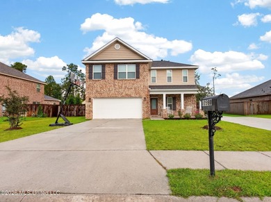 4 Bedrooms - 2.5 Bathrooms - Upstairs Living Room - Granite - photo 1
