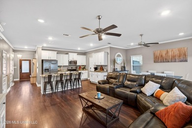 4 Bedrooms - 2.5 Bathrooms - Upstairs Living Room - Granite - photo 7