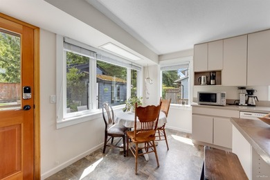 Welcome to this immaculate Valleycliffe home backing onto - photo 13
