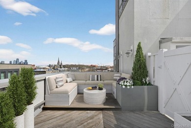 **Full-Floor Penthouse with Two Private Outdoor Spaces and - photo 14