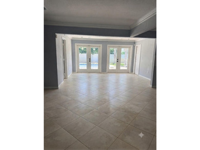 Discover the perfect blend of comfort, space, and convenience in - photo 4
