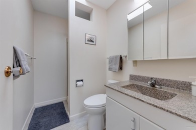 Welcome to this immaculate Valleycliffe home backing onto - photo 27