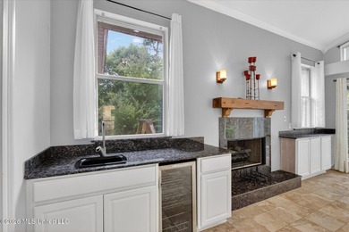Welcome home to this beautifully maintained 4-bedroom, 2-bath - photo 8