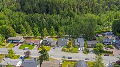 Welcome to this immaculate Valleycliffe home backing onto - photo 36