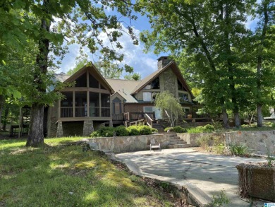 Lay Lake Home For Sale in Columbiana Alabama