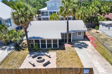 Adorable and move-in ready, this charming 4 BR, 2 BA single - photo 1