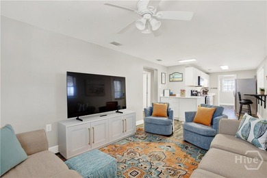 Adorable and move-in ready, this charming 4 BR, 2 BA single - photo 5