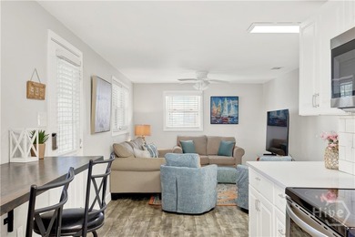 Adorable and move-in ready, this charming 4 BR, 2 BA single - photo 8