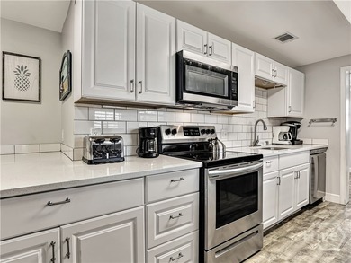 Adorable and move-in ready, this charming 4 BR, 2 BA single - photo 10