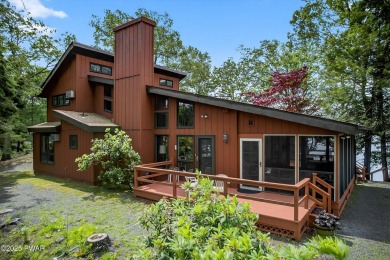 Lake Home For Sale in Lords Valley, Pennsylvania