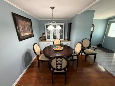 Bright, spacious TURN KEY, stucco home with a versatile layout & - photo 6