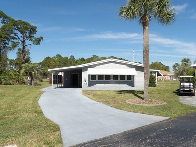 2 BR 2 BA 1248 SQ FT home on a perimeter lot with view of the - photo 2