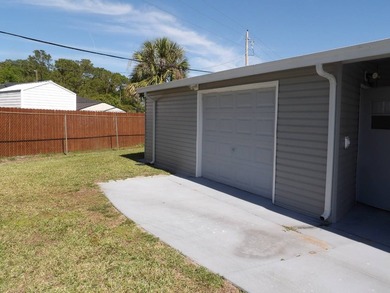 2 BR 2 BA 1248 SQ FT home on a perimeter lot with view of the - photo 5