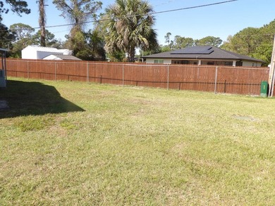 2 BR 2 BA 1248 SQ FT home on a perimeter lot with view of the - photo 10