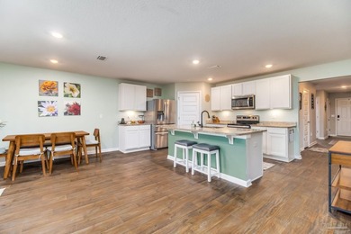 Built in 2021 and meticulously maintained, this Craftsman-style - photo 11