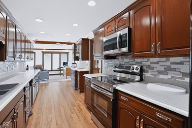Beautiful Overlook! Magnificent multi story home on Dye's Walk - photo 30