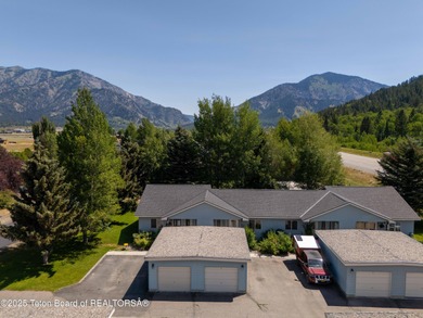 Palisades Reservoir Townhome/Townhouse For Sale in Alpine Wyoming