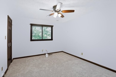 Beautiful Overlook! Magnificent multi story home on Dye's Walk - photo 34