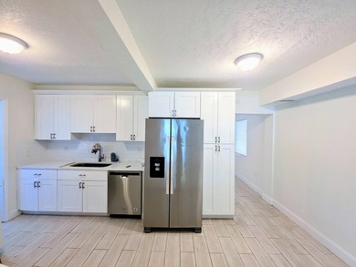 Welcome to this charming 3/2 detached residence in the Progresso - photo 4