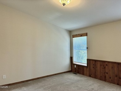 Back on the market through no fault of sellers! Buyers' - photo 24