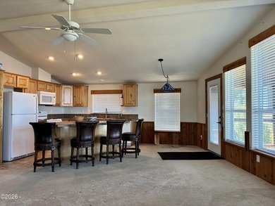 Back on the market through no fault of sellers! Buyers' - photo 26