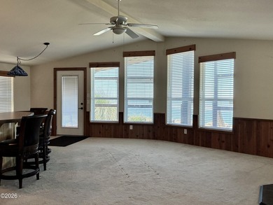 Back on the market through no fault of sellers! Buyers' - photo 34