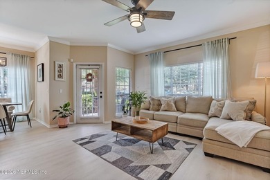 Welcome to this beautifully maintained 3-bedroom, 2-bathroom - photo 3