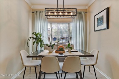 Welcome to this beautifully maintained 3-bedroom, 2-bathroom - photo 8