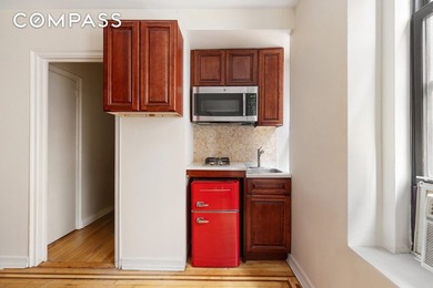 Prime Park Slope Location! This is your chance to own in - photo 3