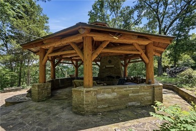 This extraordinary private compound delivers the ultimate Ozark - photo 4