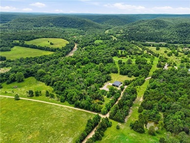 This extraordinary private compound delivers the ultimate Ozark - photo 9