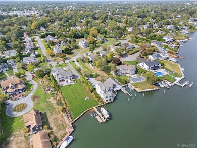 (private lake, pond, coastal) Home For Sale in Amityville New York