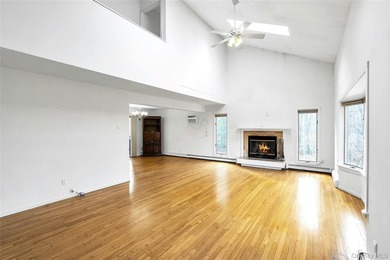 Country Living , Not Far from Water, Over 1 Acre, 4 Bedrooms, 2 - photo 5
