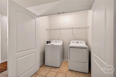 Enjoy tranquil, gated living in this surprising 2 Bedroom 2.5 - photo 8