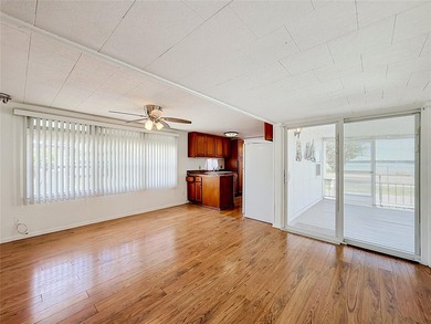 Welcome to Lake Shore Park, a charming 55+ community across from - photo 4