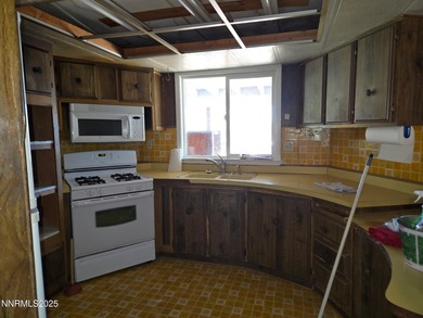 Enjoy the peace and quiet of Topaz Ranch Estate living. This - photo 8
